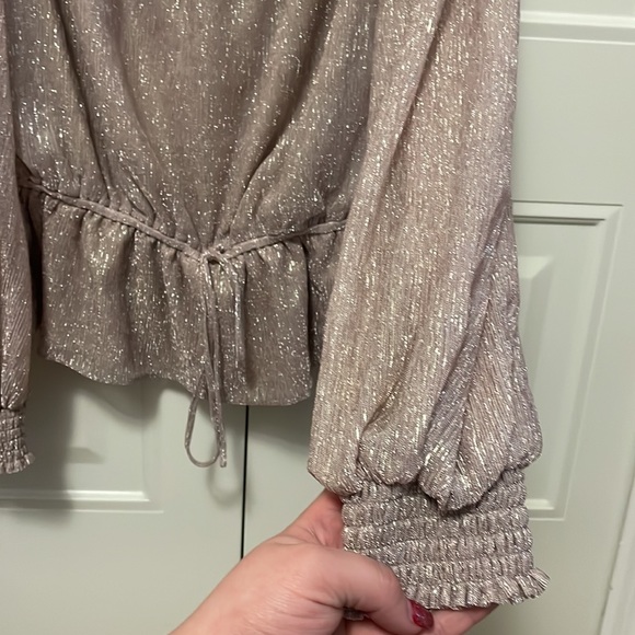 Sparkle Top White House Black Market - Picture 4 of 6